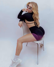 Load image into Gallery viewer, Seamless Ombré Scrunch Shorts