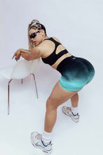 Load image into Gallery viewer, Seamless Ombré Scrunch Shorts